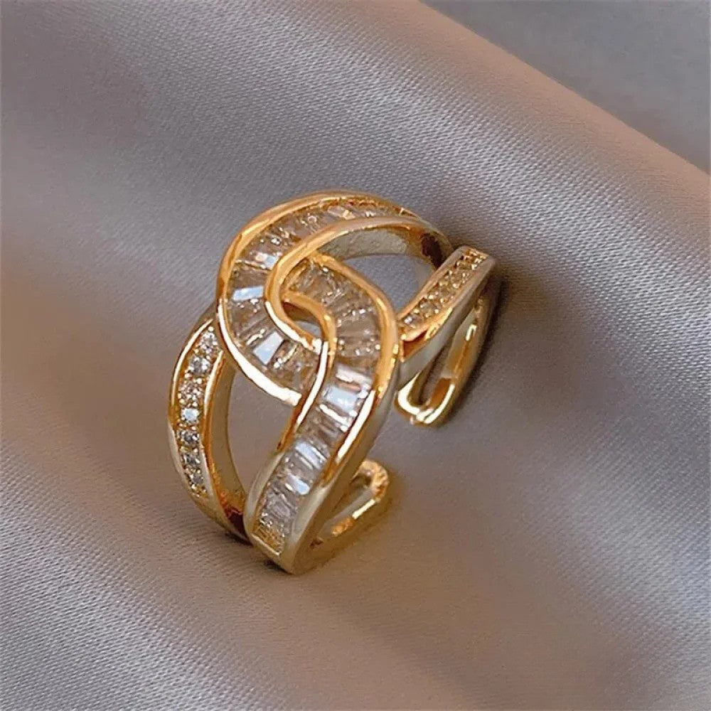 Ring, Durable High-Quality Metal, Timeless Craftsmanship, Sparkling Design