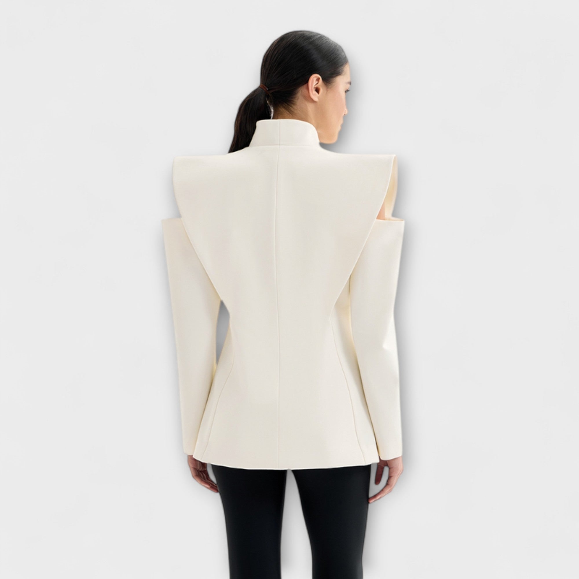 Women’s Tailored Blazer, Structured Silhouette, Sculpted Shoulders, Flattering Fit