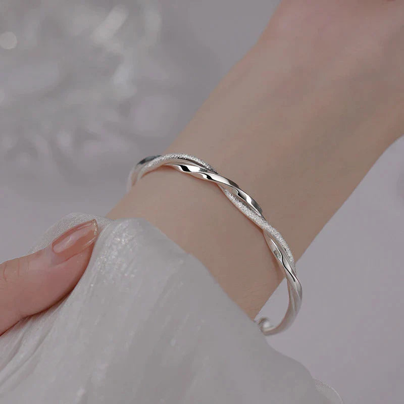 Women’s Bracelet, Elegant Versatile Design, Modern Classic Style