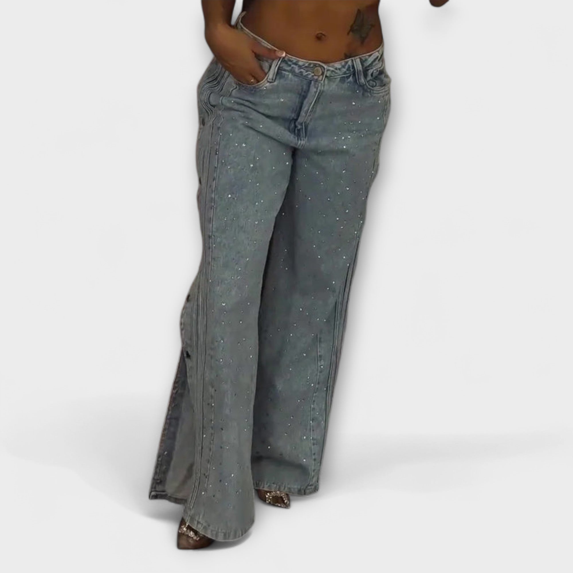 Women’s Denim Jeans, Comfortable Fit, Durable Material, Reinforced Stitching, Functional Pockets