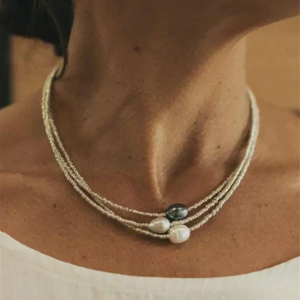 Women’s Necklace, Durable Metal, Classic Style, 45 cm Length, Polished Finish, Sparkling Stones