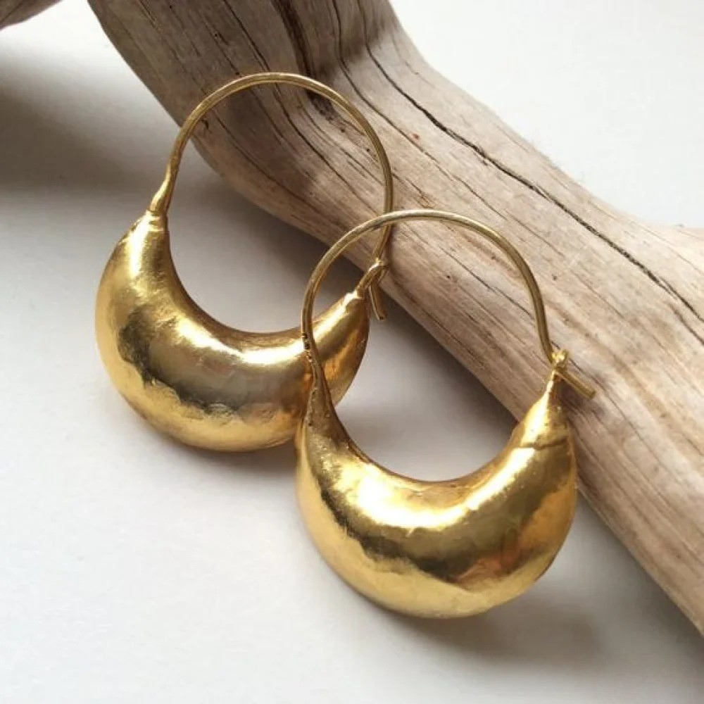 Women’s Earrings, Polished Durable Metal, Radiant Finish Stones, Elegant Craftsmanship