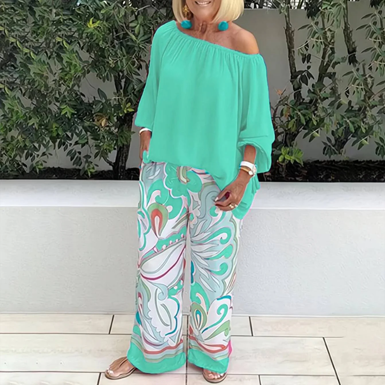 Women’s Two-Piece Set, Strapless Top with Loose Abstract Print Trousers, Lightweight Breathable Fabric