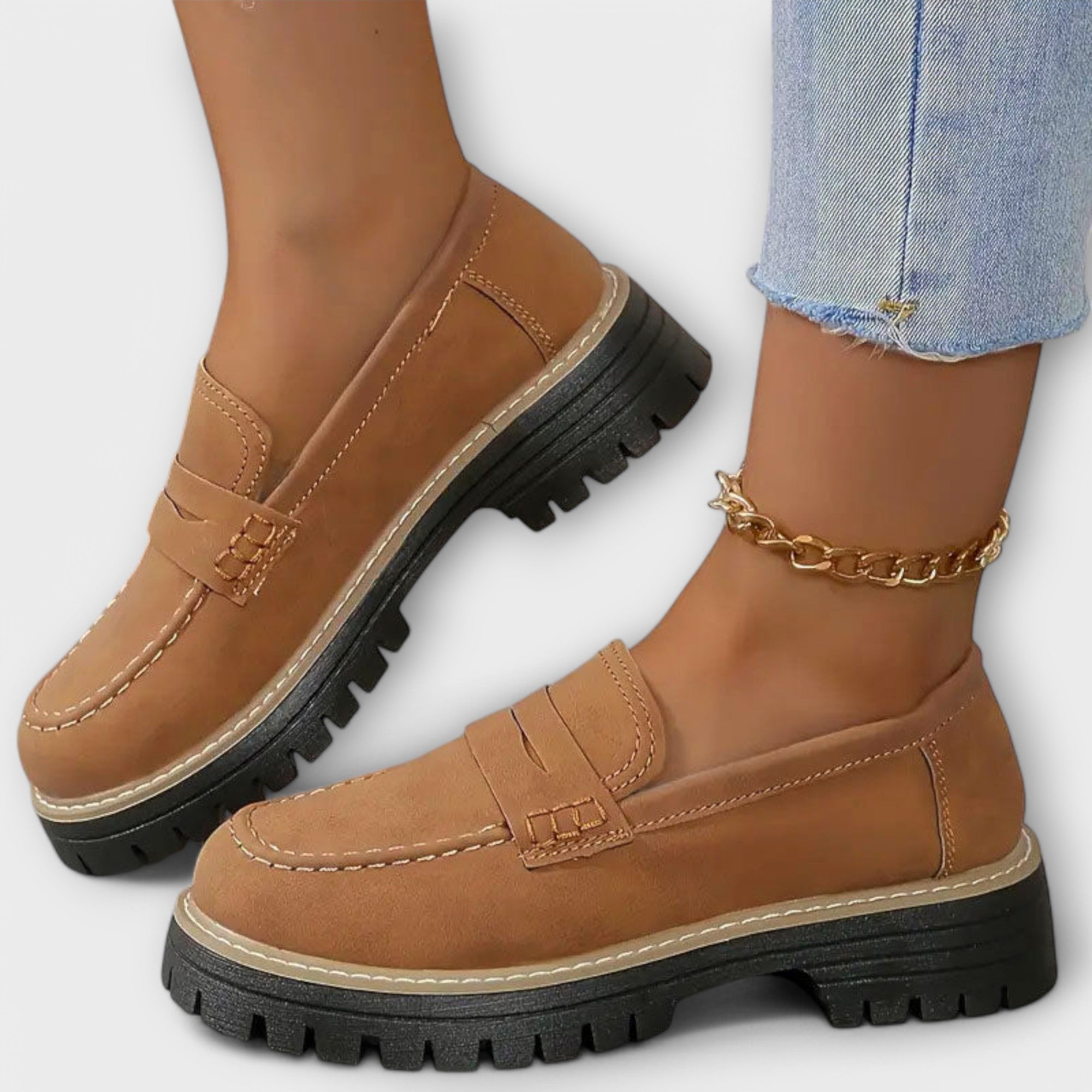 Women’s Suede Loafers, Slip-On, Cushioned Thick 4.5 cm Sole, Retro-Inspired Design