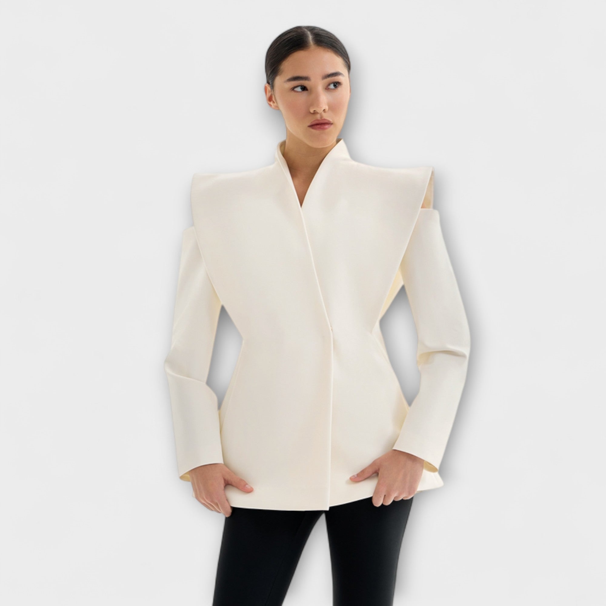 Women’s Tailored Blazer, Structured Silhouette, Sculpted Shoulders, Flattering Fit
