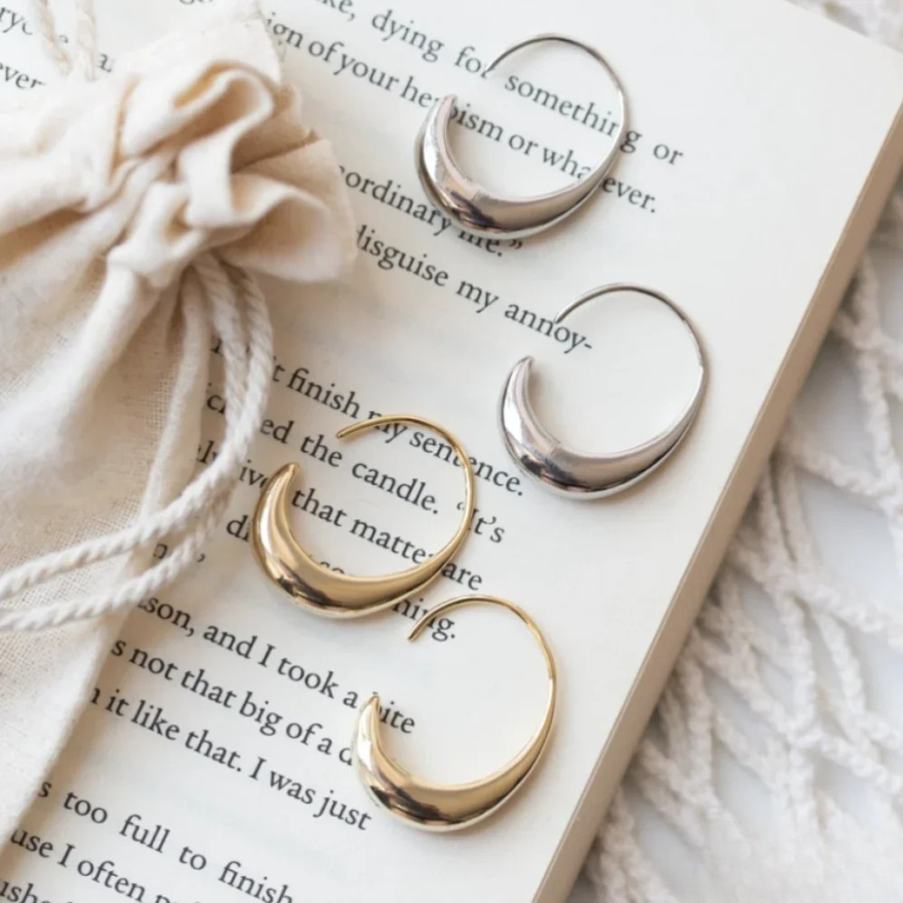 Women’s Earrings, Durable Metal, Sparkling Stone, Timeless Elegant Accessories