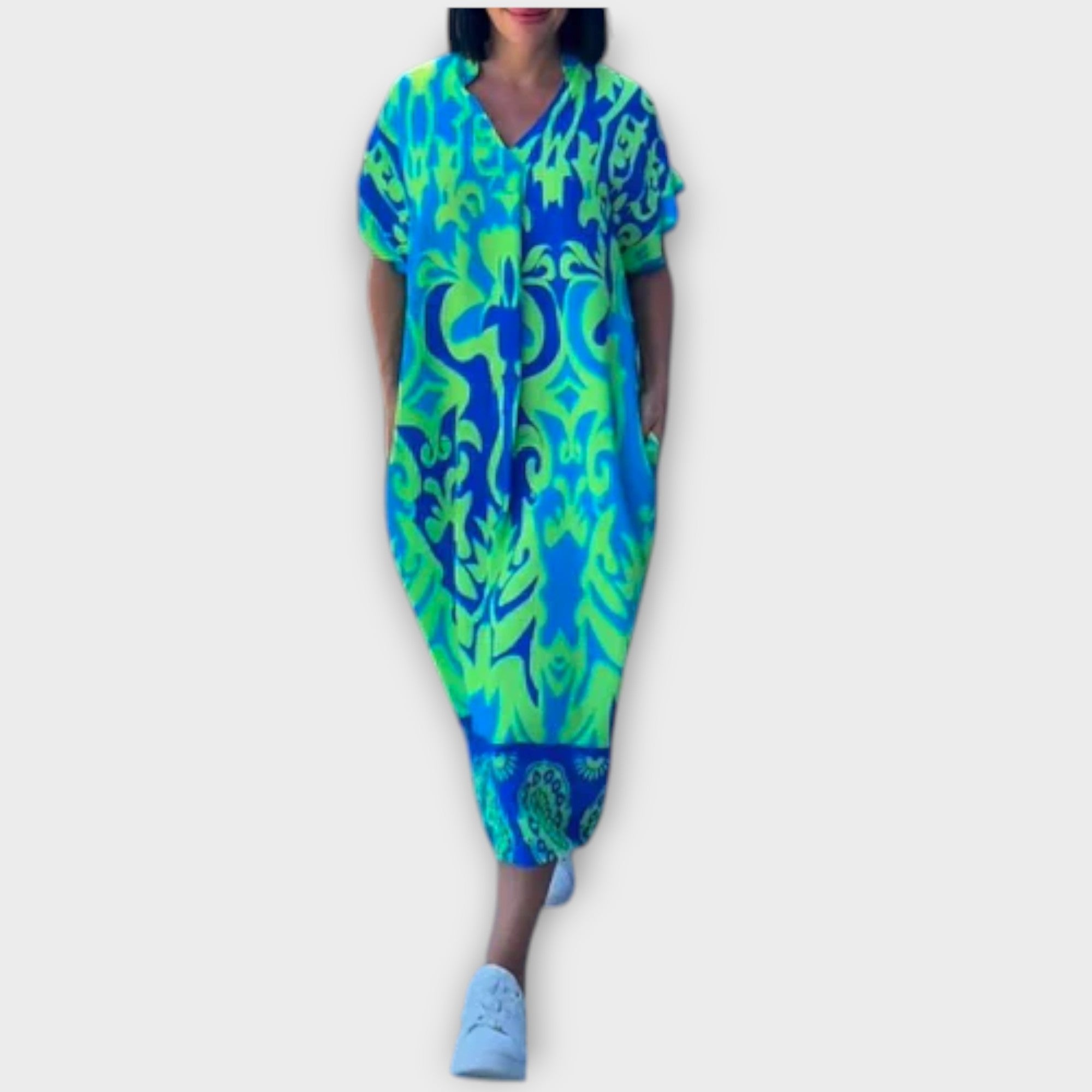 Women’s Floral Wrap Dress, Flattering Fit, Classic Pattern, Versatile Silhouette