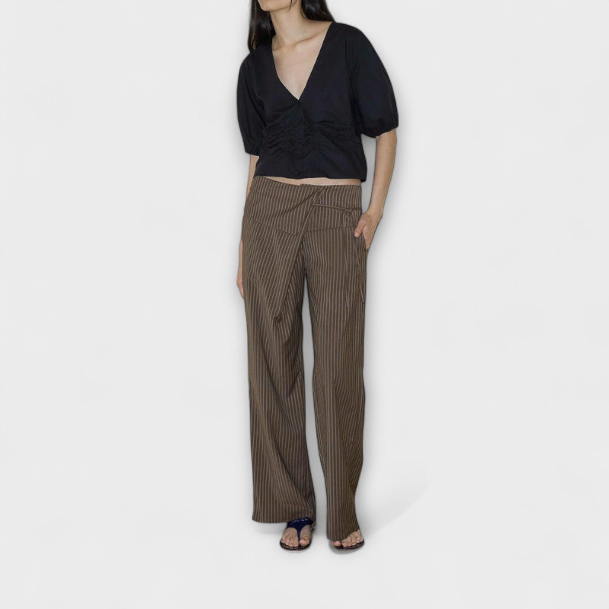 Women’s Full-Length Pleated Stripe Trousers, Relaxed Fit, Adjustable Waistband, Button Closure, Deep Side Pockets