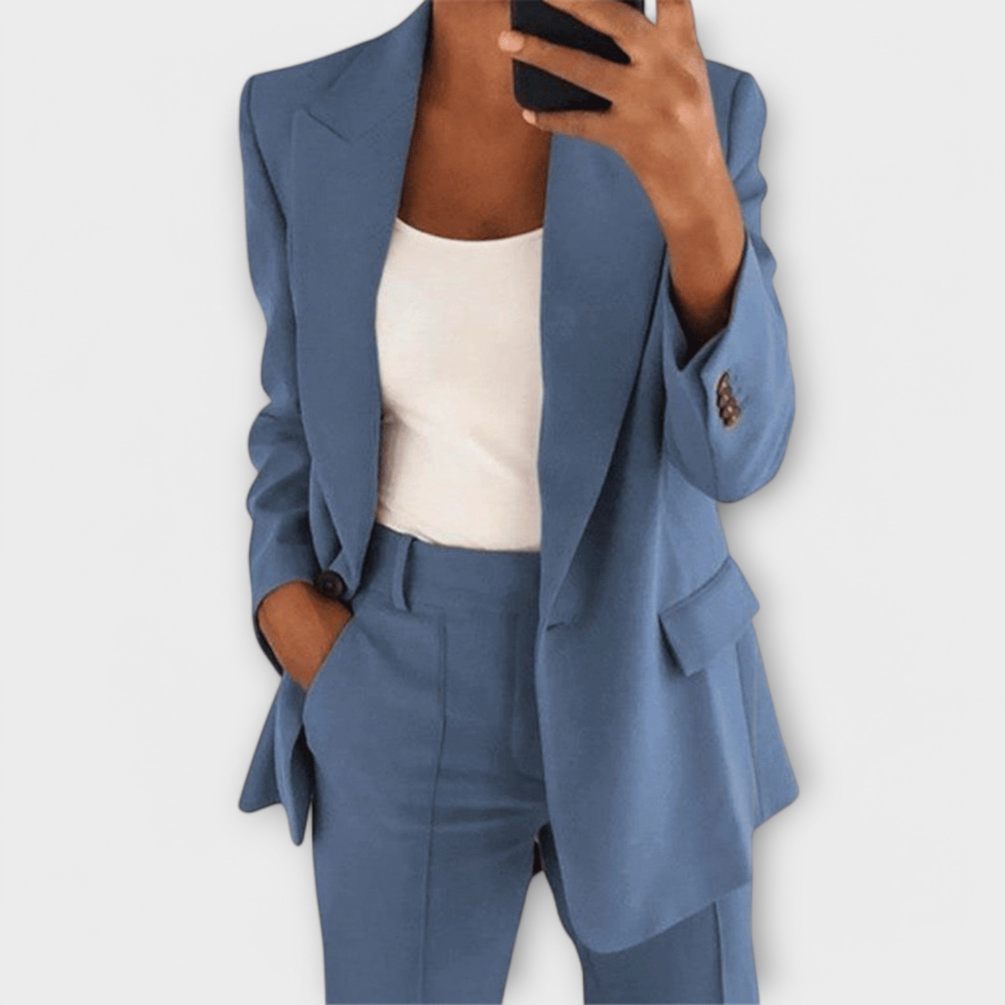 Women’s Two-Piece Suit, Tailored Fit, Sleek Silhouette, Versatile Design