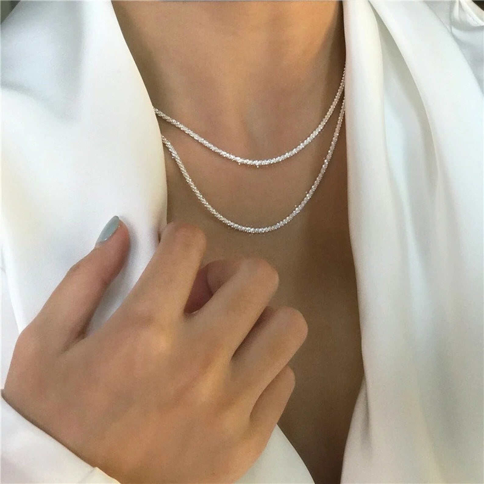 Women’s Necklace, Minimalist Elegant Design, Versatile Everyday and Formal Accessory